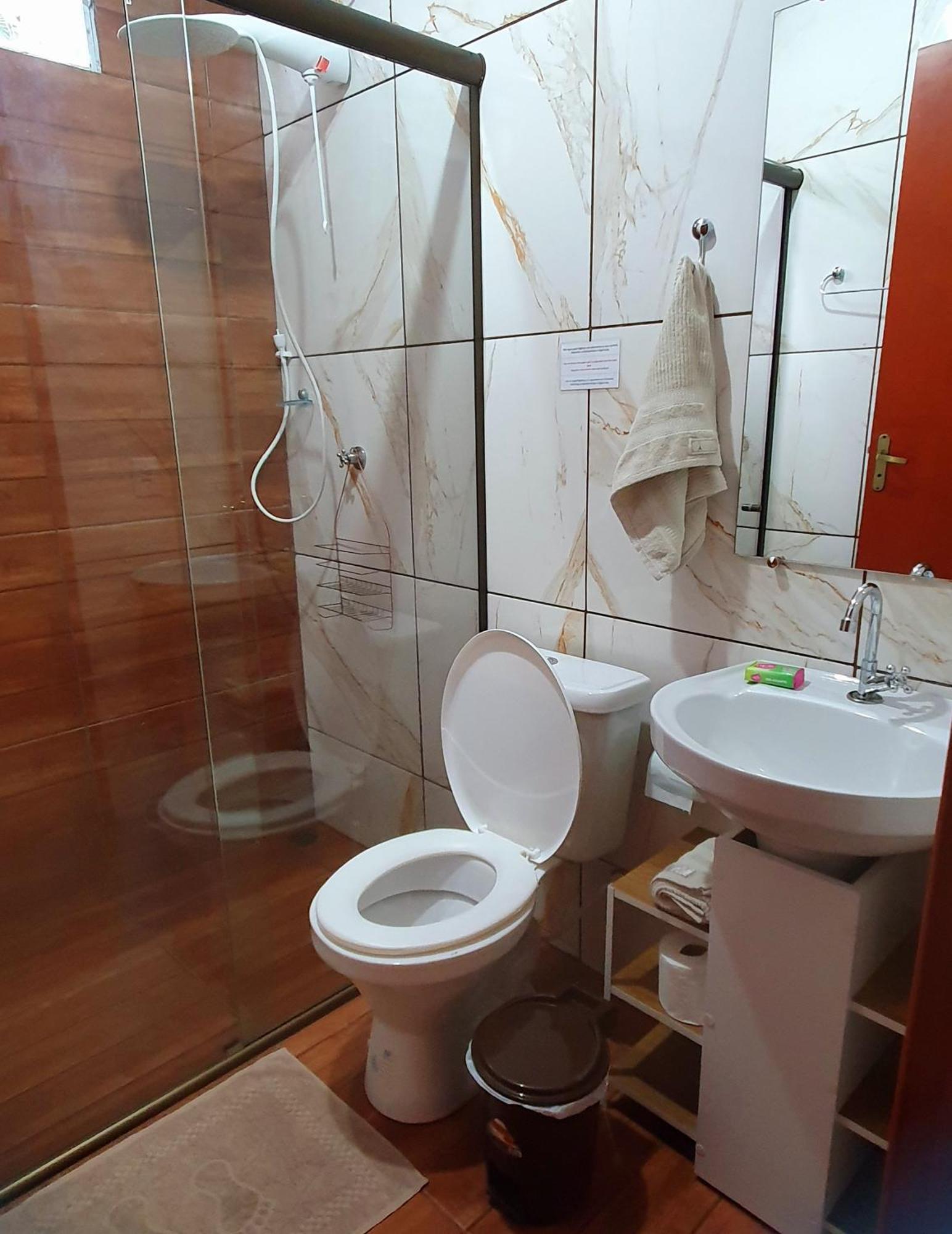 Proximo A Av Das Cataratas - Ar Condicionado - Estacionamento Privado Фос-ду-Игуасу Экстерьер фото